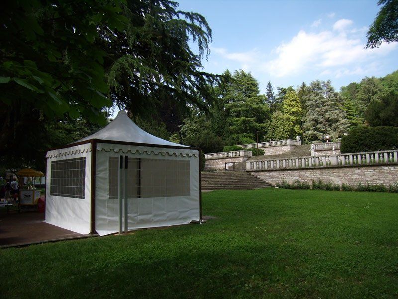 gazebo in acciaio e tessuto tecnico