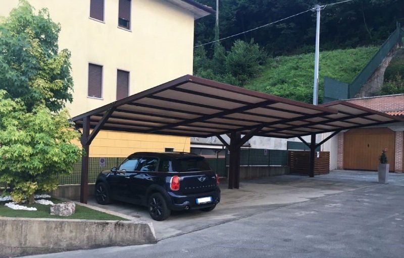 pergolato di copertura auto