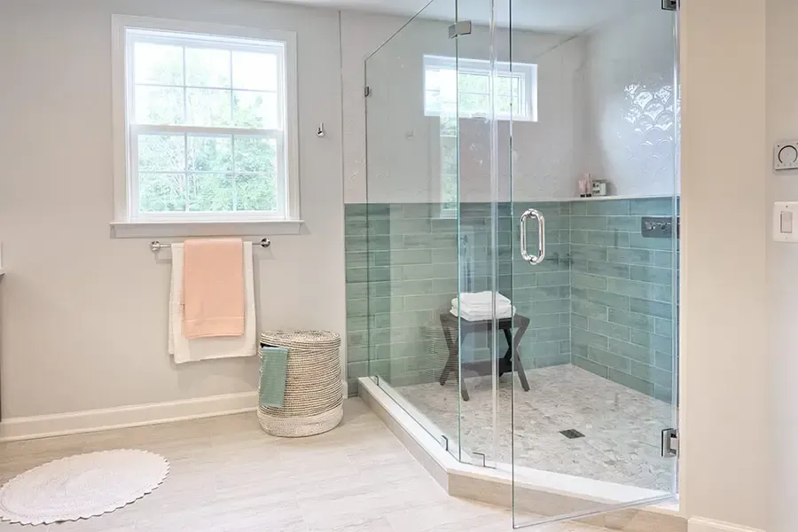 how long does a bathroom remodel take​