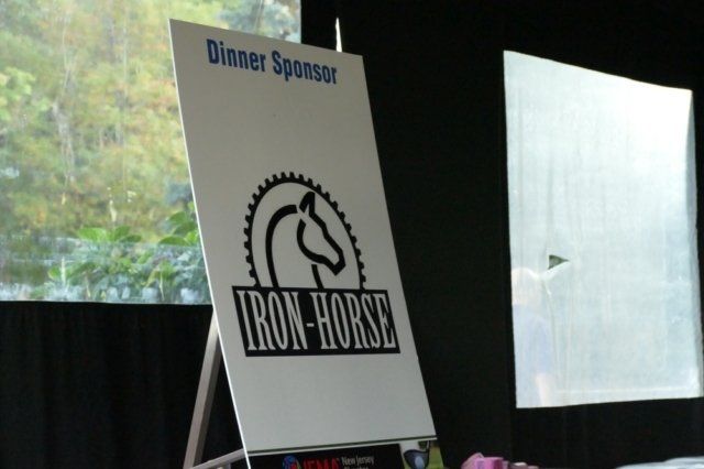 A sign that says iron horse on it