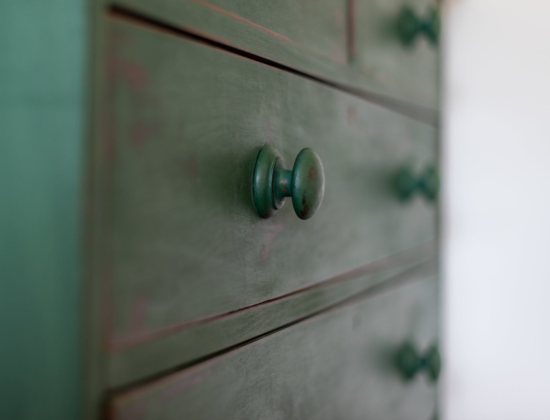 Drawer pull on second bedroom dresser