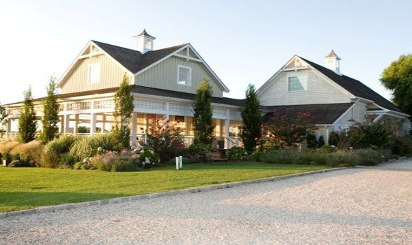Bedell Cellars Outside Tasting Area