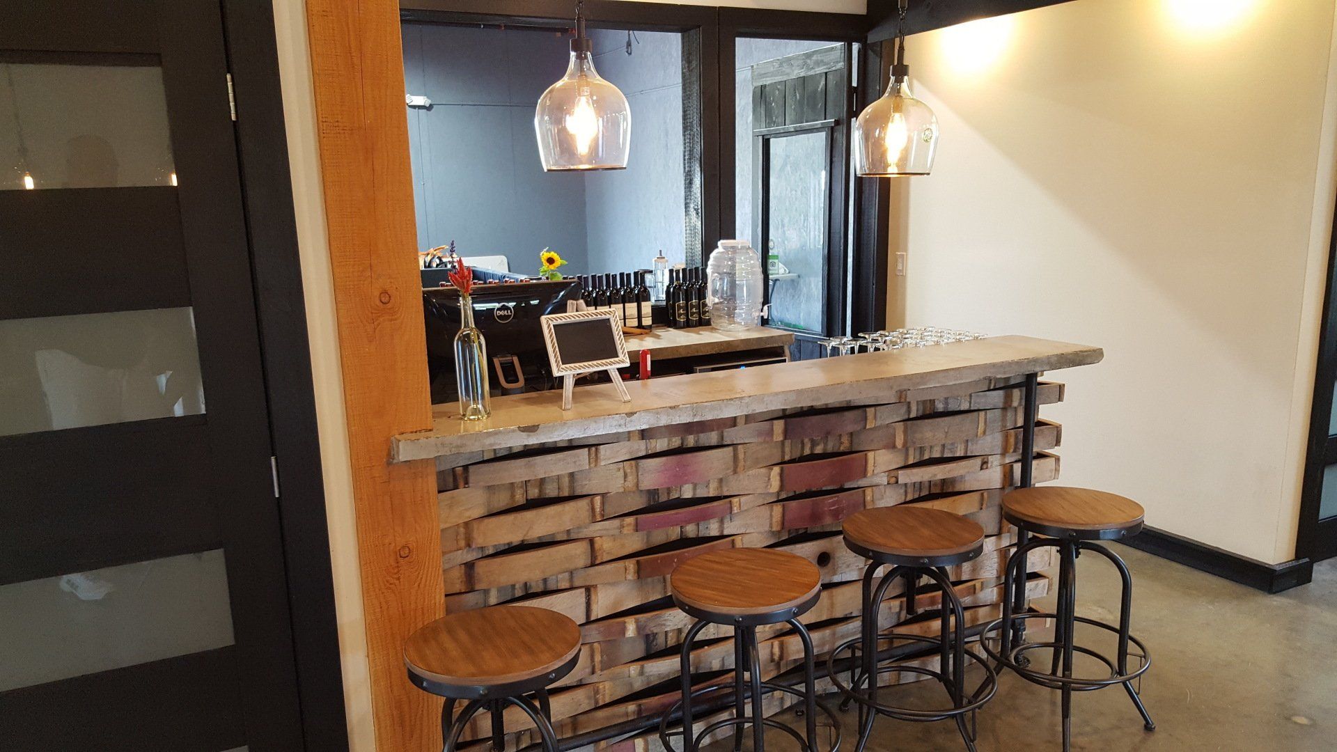 East End Wine Tasting Tour's Sannino Vineyard - Side Bar for more personalized Service