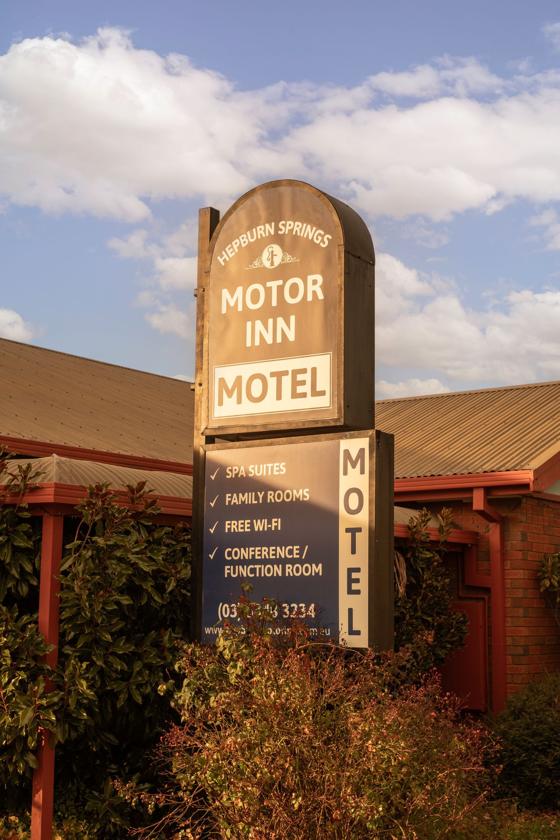 Sign for a motel: 