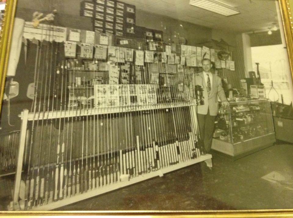 Custom Sportswear, Equipment Knoxville, TN Tennessee Sporting Goods