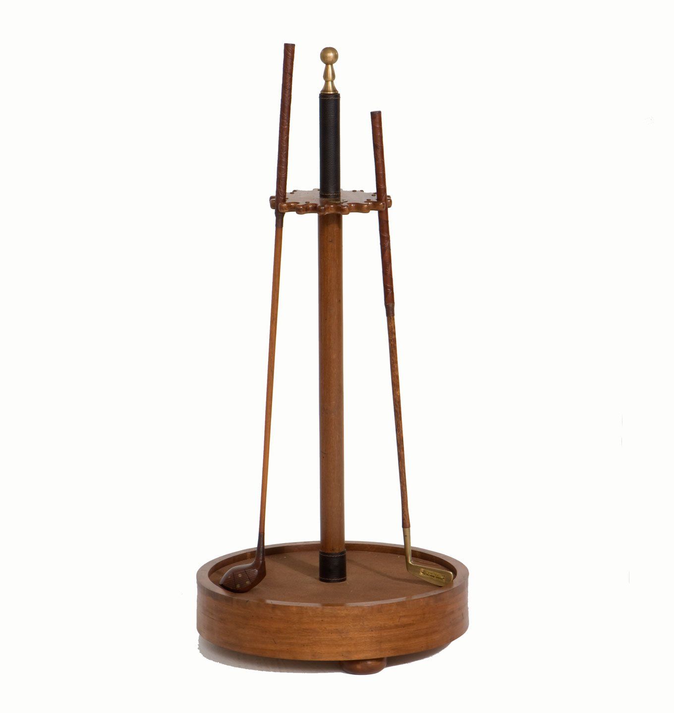 round putter display for golf club pro shop by bauer international