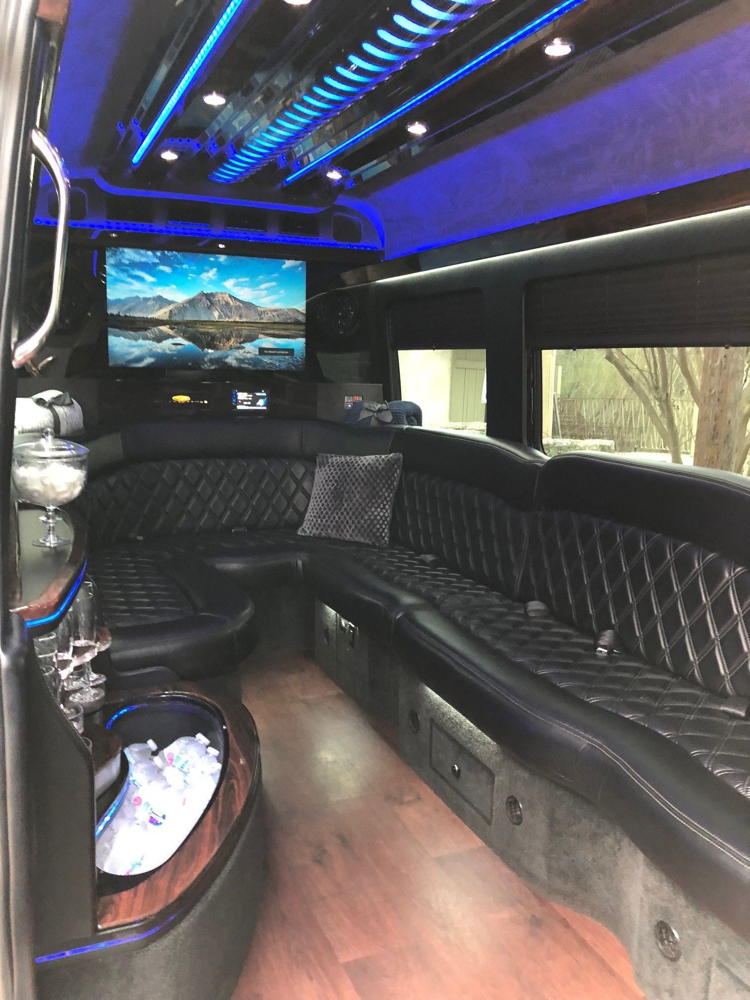 14-Passenger Limo Sprinter