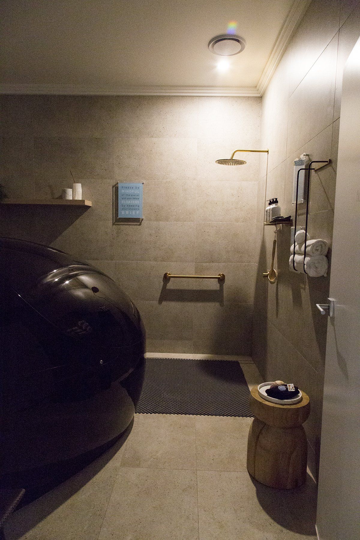 inside weightless float room