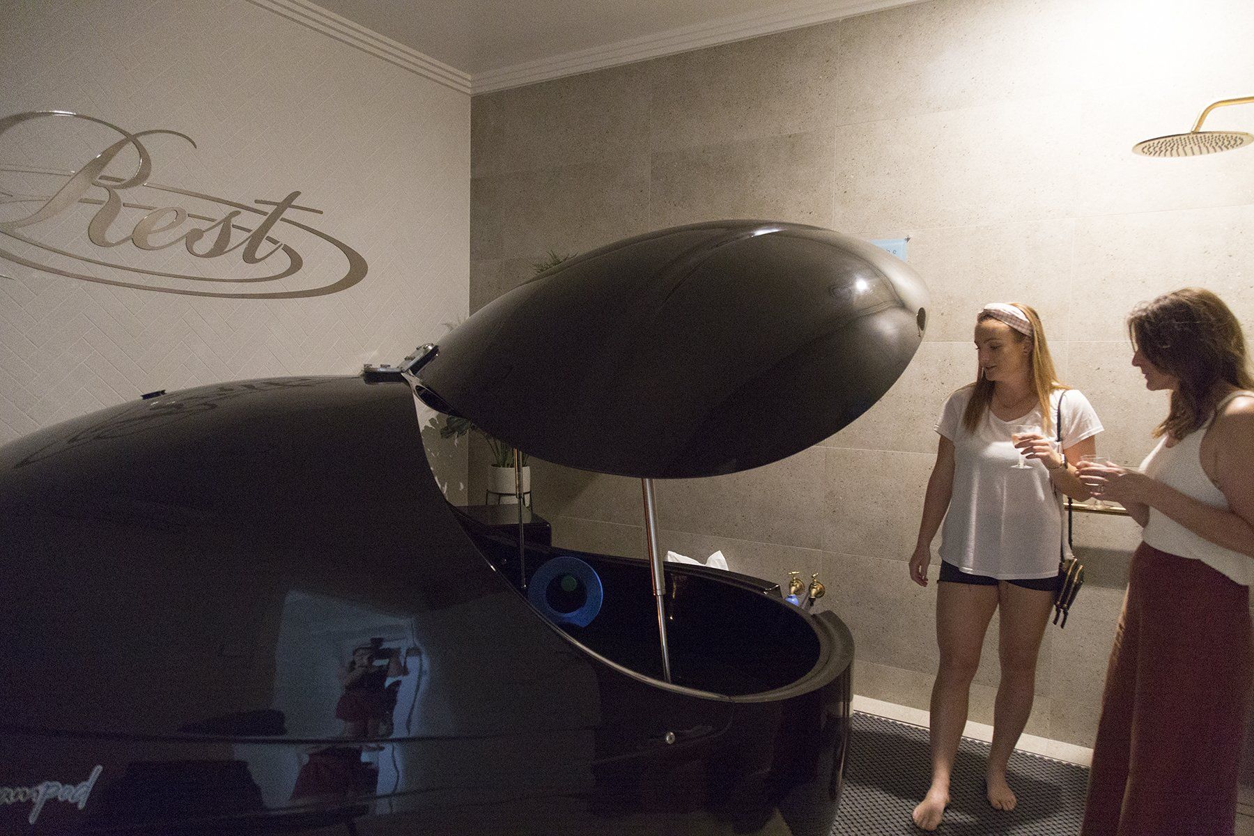 weightless float device