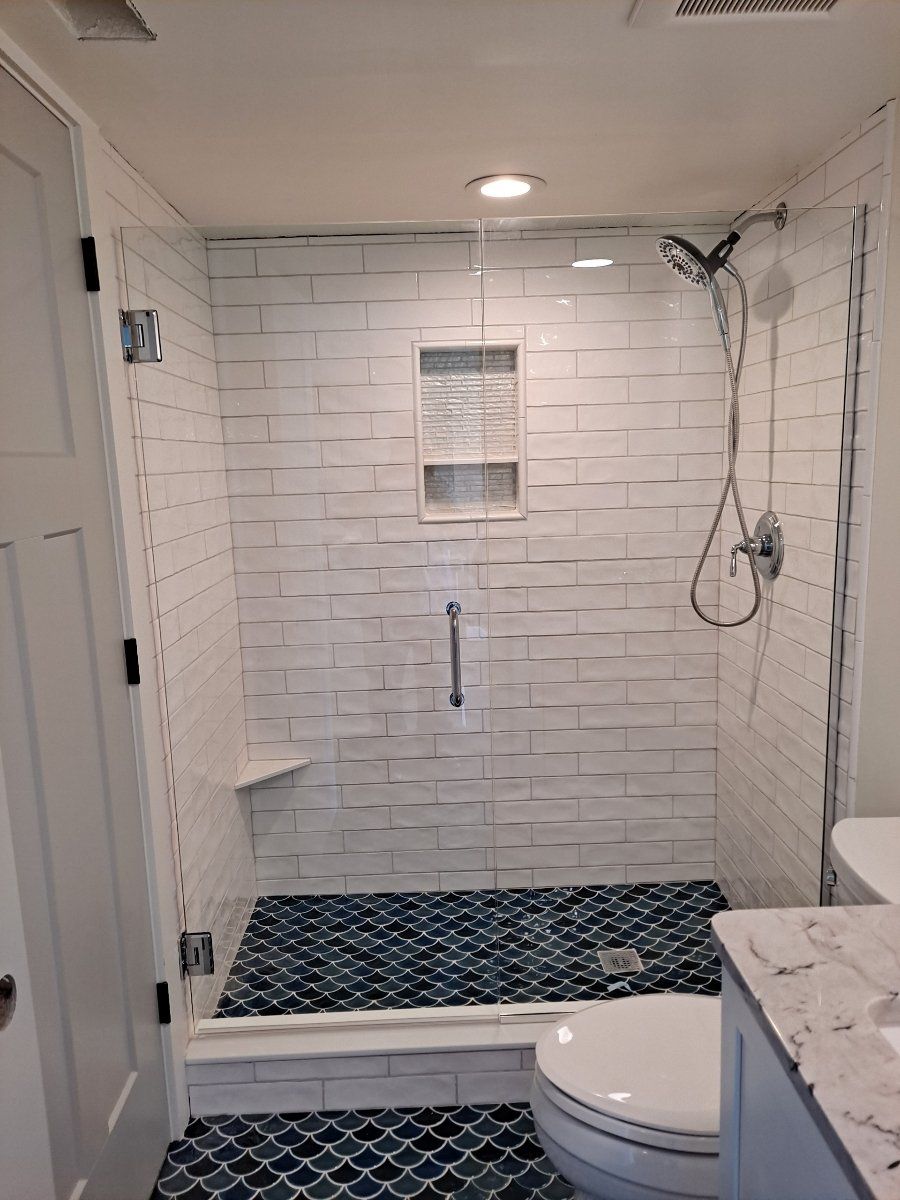 shower with frameless design glass 