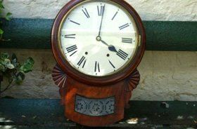 Antiques dealers - Louth, Lincolnshire, East Midlands - Antique Bureau - Clock
