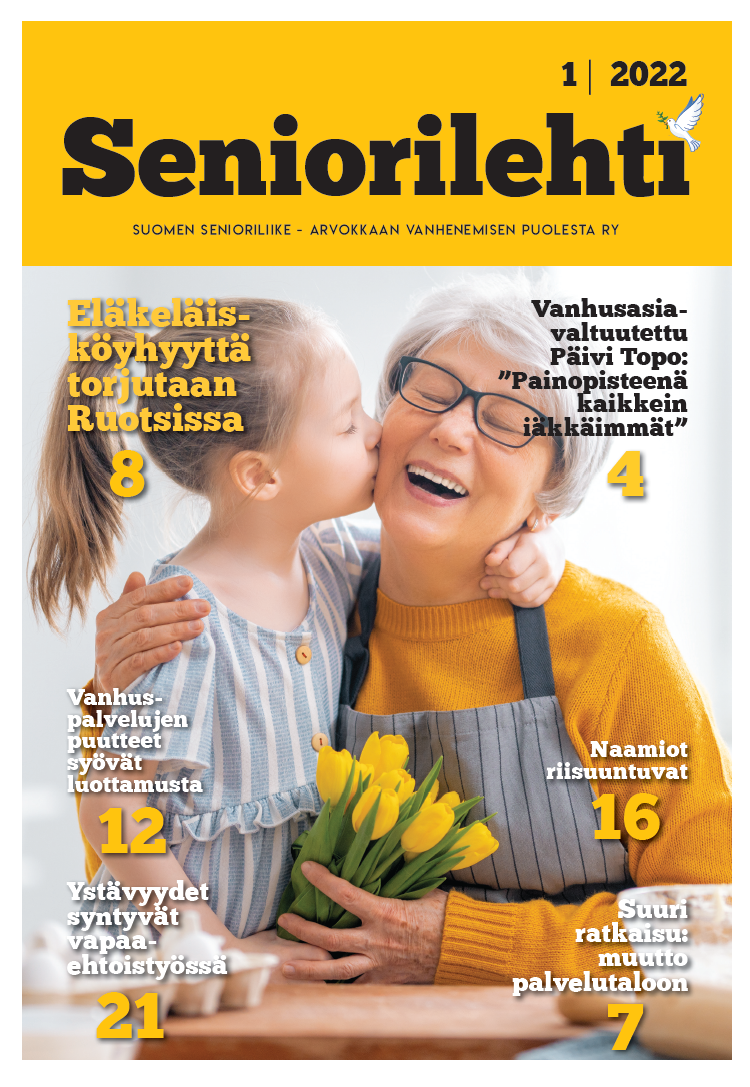 Seniorilehden kansi: Tyttö suutelee hymyilevää naista, joka pitelee kukkia.