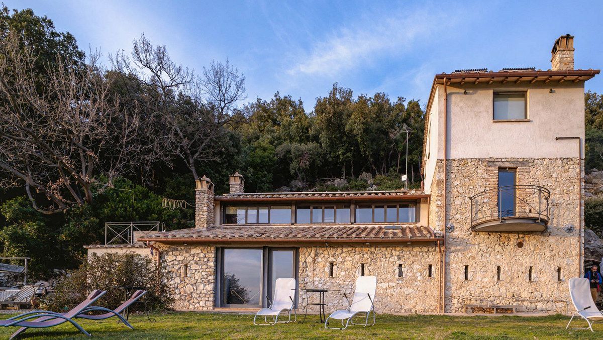 Hotel a Torre in Sabina. Agriturismo Torre in Sabina. Allevamento tartufi in sabina.