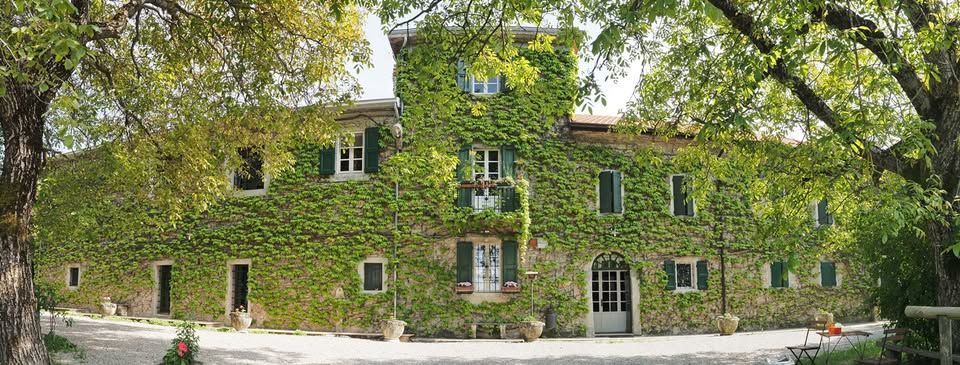 Hotel a Tizzano Val Parma. Agriturismo Tizzano Val Parma. Dove dormire in provincia di Parma.