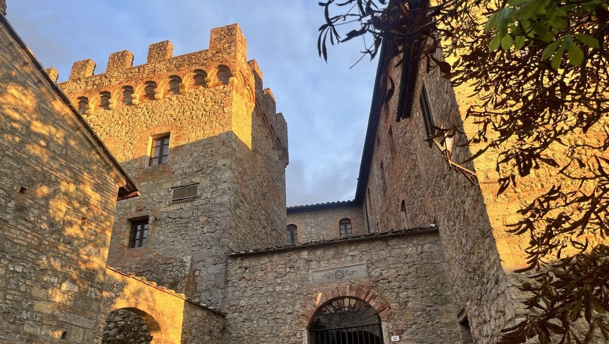 Location Matrimonio Monteriggioni. Unioni Civili Monteriggioni . Castello Matrimonio Siena.