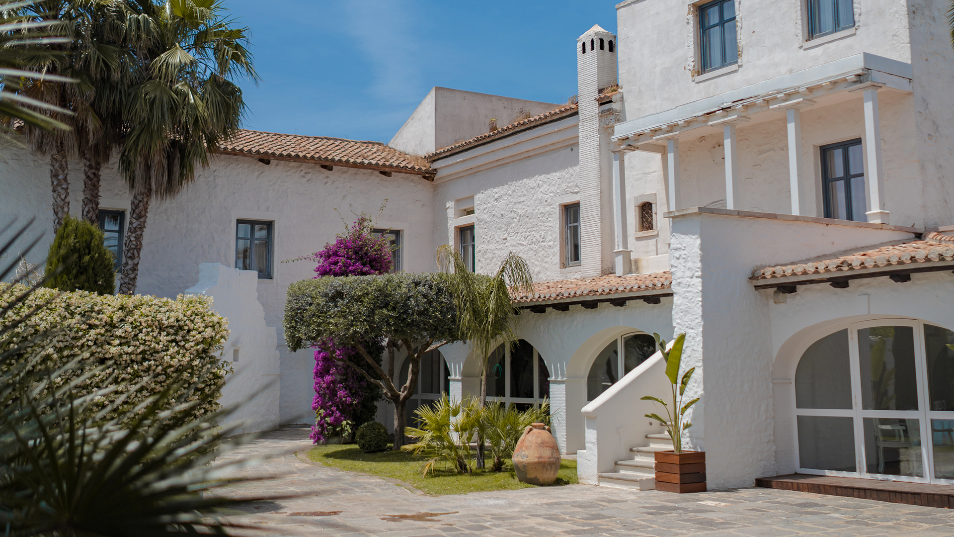 Hotel Mondragone - Dormire in una Tenuta a Mondragone. Hotel gay friendly Mondragone.