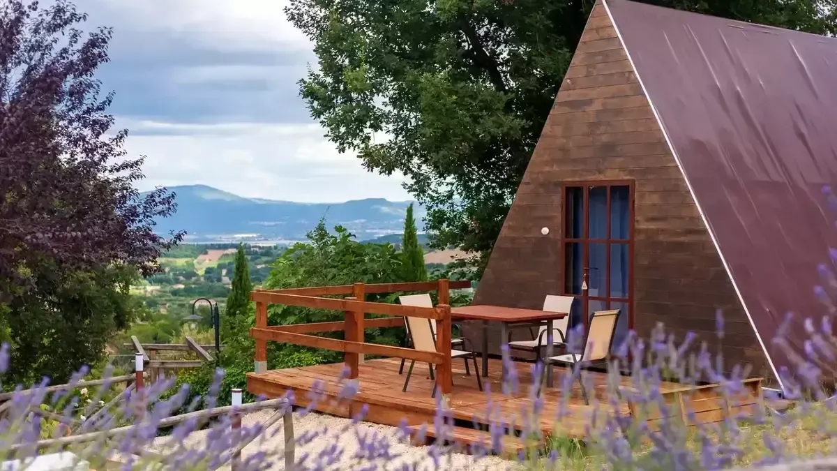 Glamping Lago di Bolsena. Hotel con SPA Montefiascone. Appartamenti Lago di Bolsena.