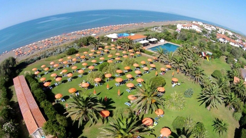 Hotel sul mare a Tarquinia. Resort sul mare aTarquinia. Dove dormire a Tarquinia.
