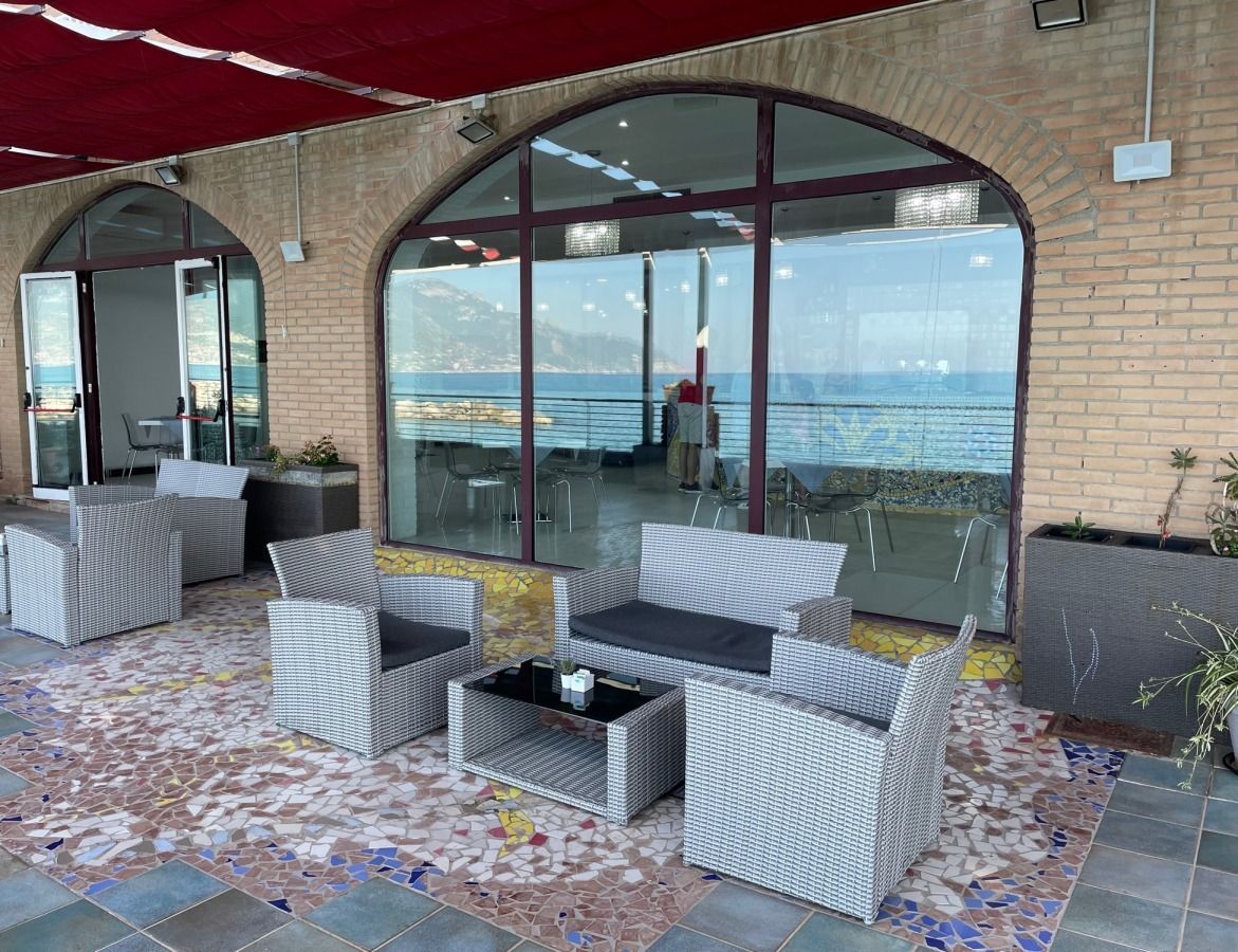 Hotel sul mare Salerno. Hotel 4 stelle Salerno. 