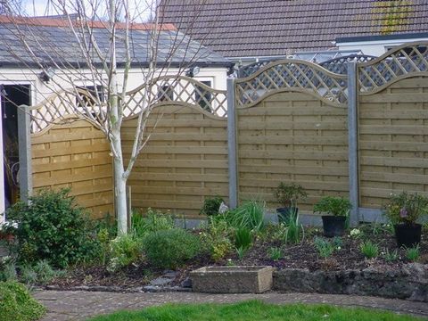 Fence panels and trellises for your garden