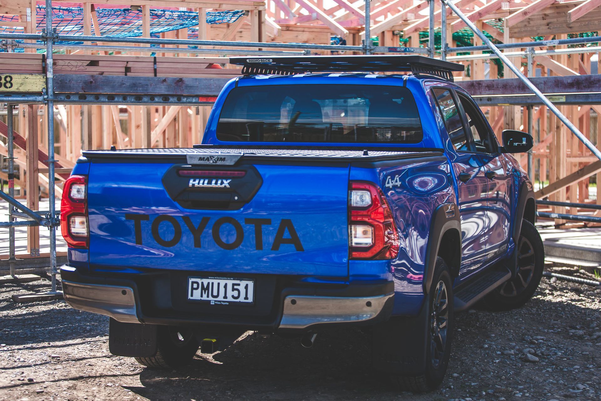 Toyota Hilux with MAXIM Hard Lid on a construction site 
