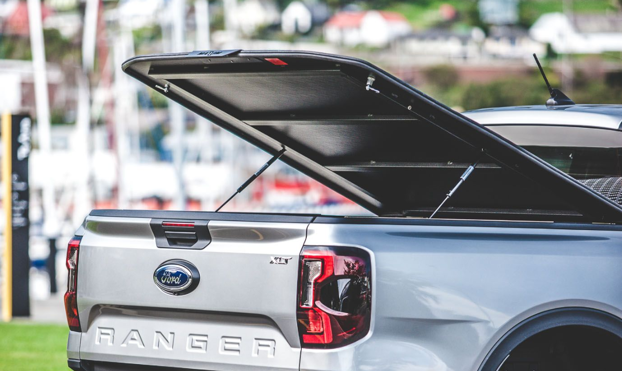 Ford Ranger T9 with MAXIM Hard Lid outside