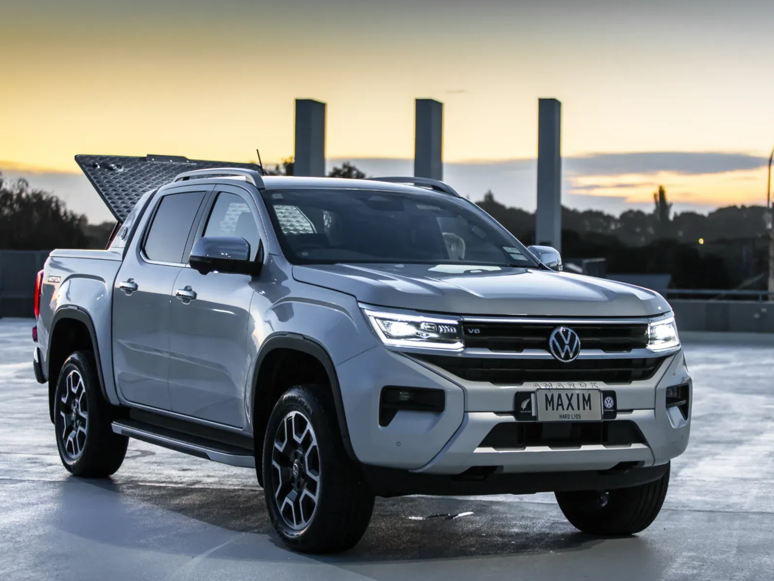 VW Amarok with MAXIM Hard Lid