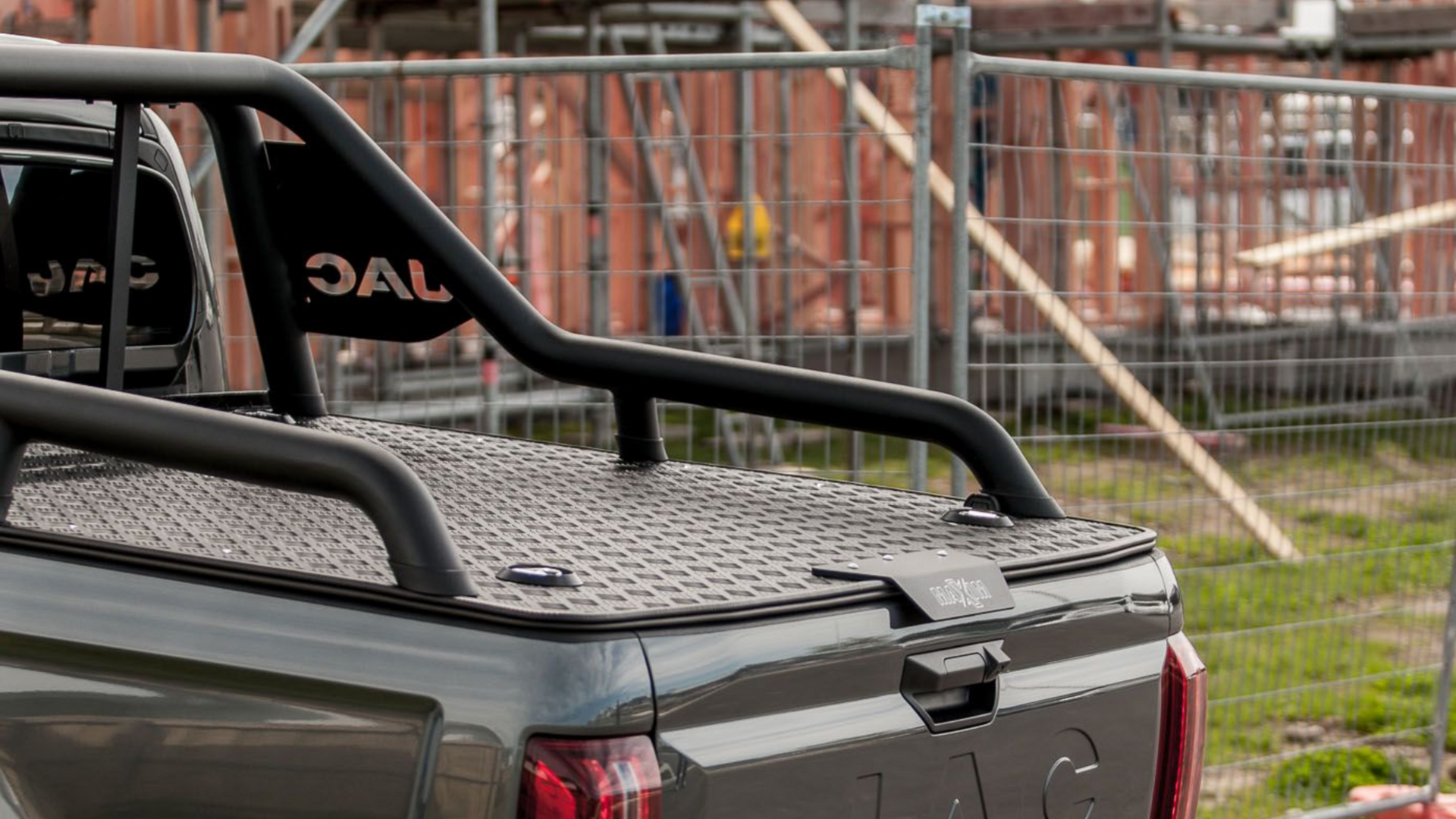 MAXIM Hard Lid on a JAC t9 Ute.