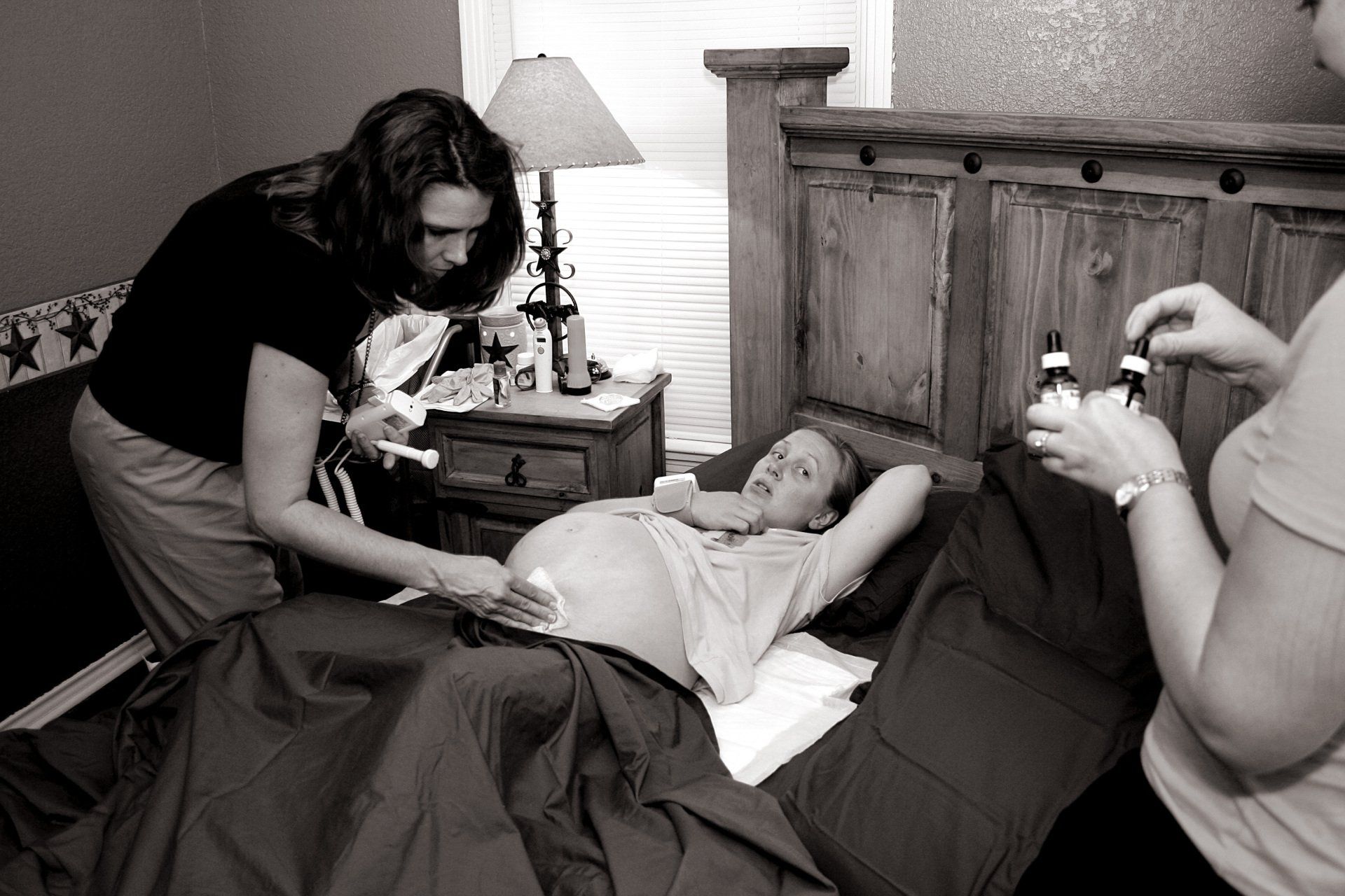 pregnant mother in labor - Heavenly Hands Birthing Center