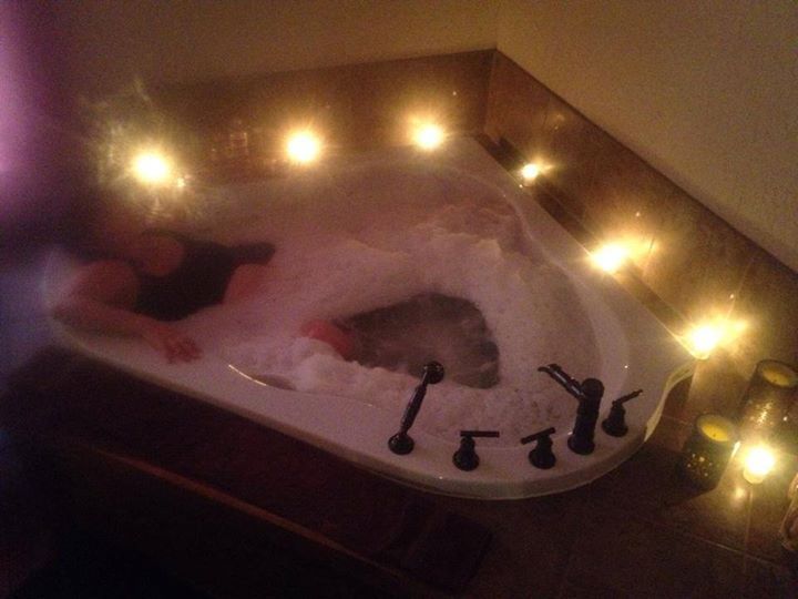 water birth in Jacuzzi - Heavenly Hands Birthing Center