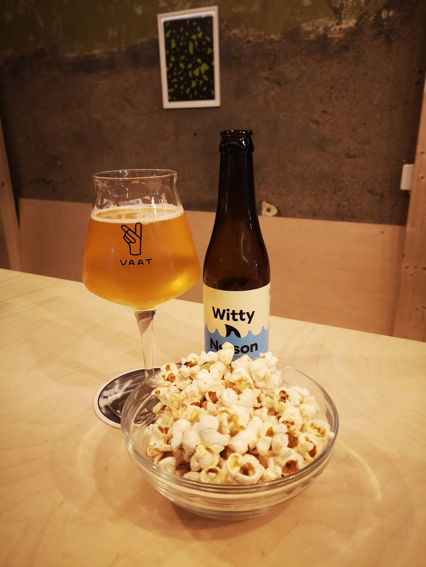 pop corn and beer