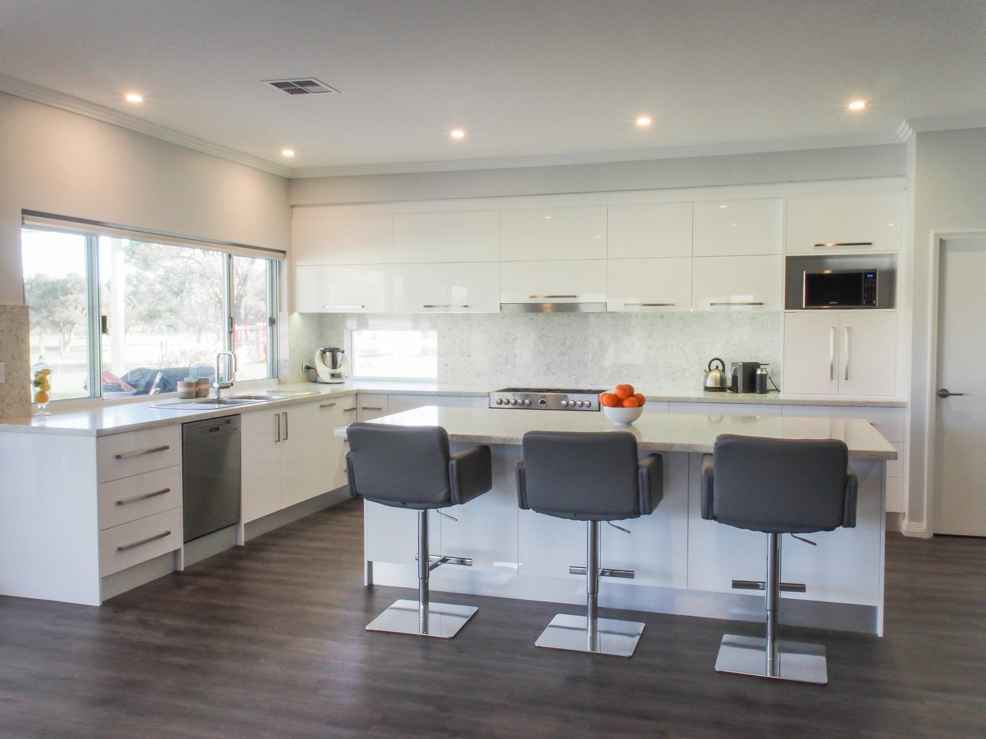 Oakford Renovation Project from Capital Way Interior's Portfolio