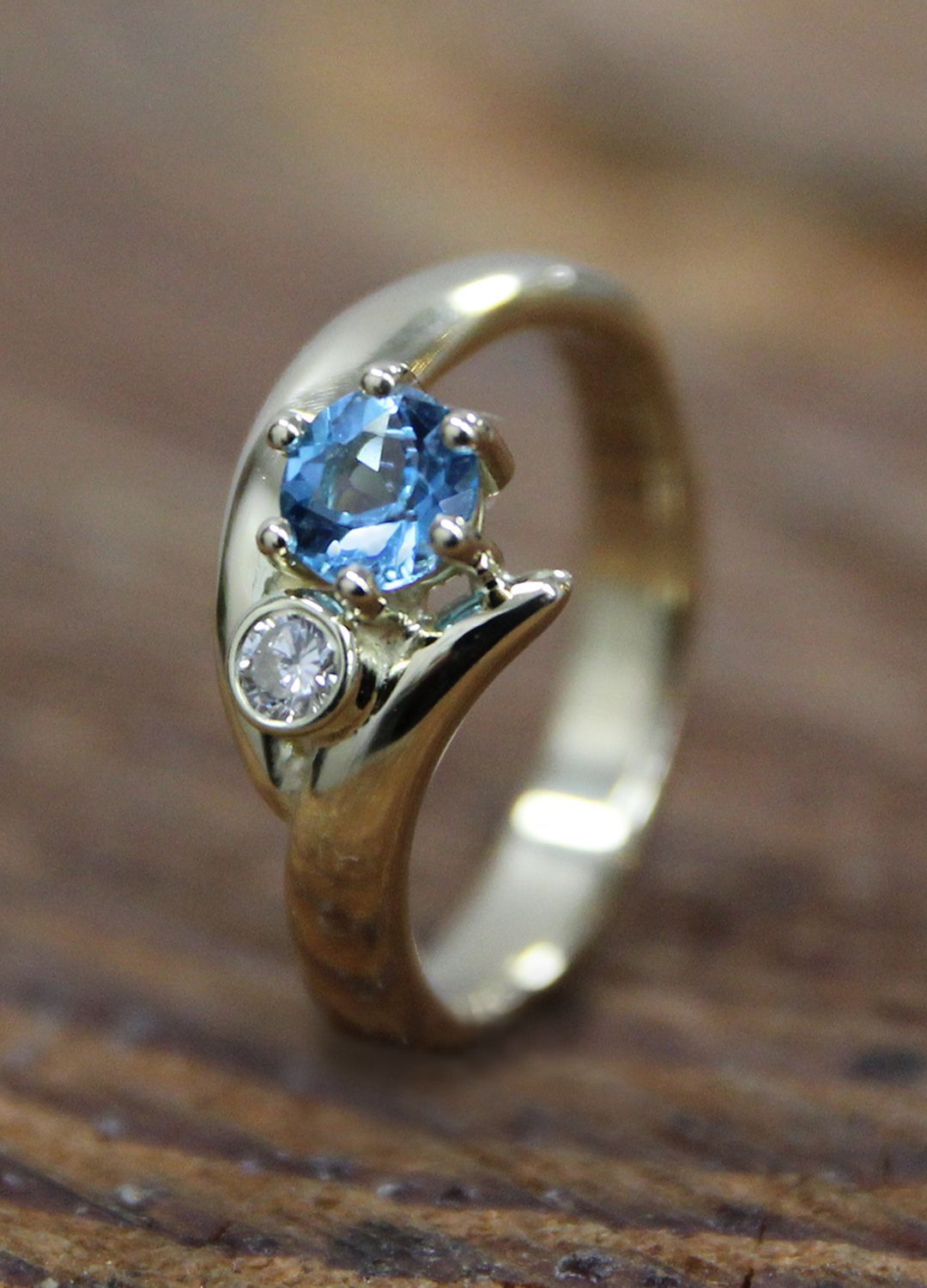 Assieraad, een gouden ring met as van een dierbare erin verwerkt