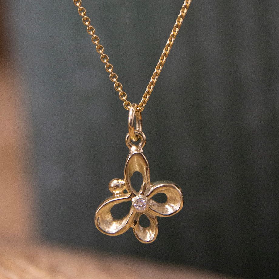 Gouden hanger met diamant