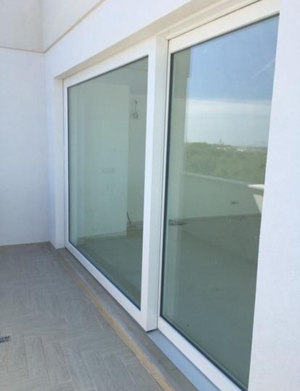 Infisso bianco scorrevole
