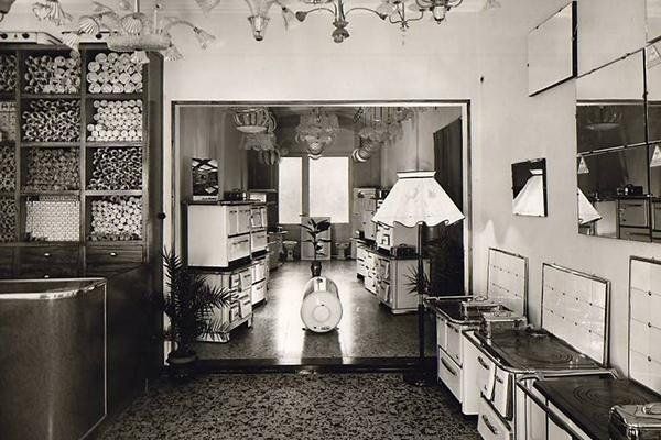 foto storica dei prodotti in esposizione