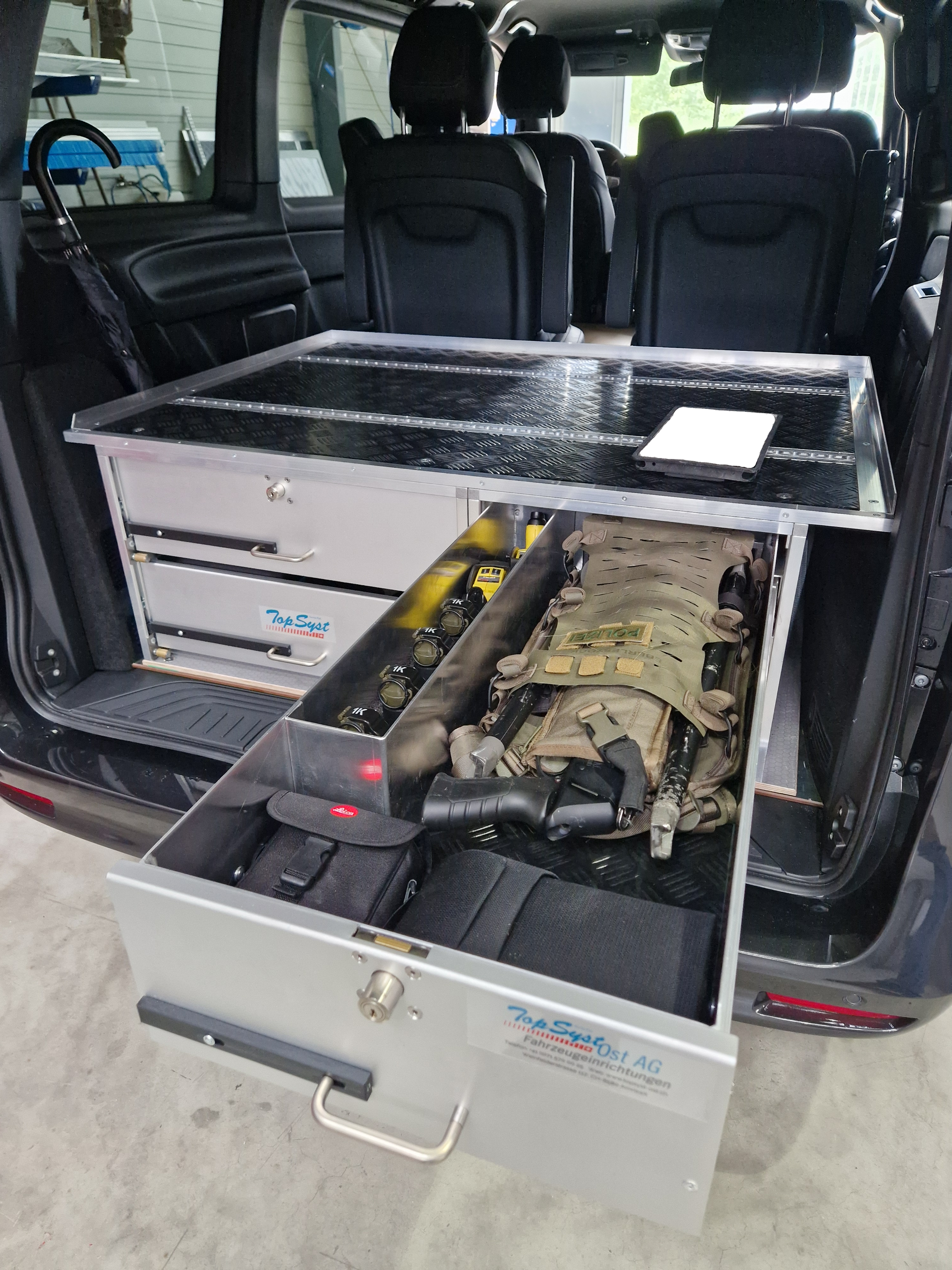 Schubladenstock mit Zurrschienen