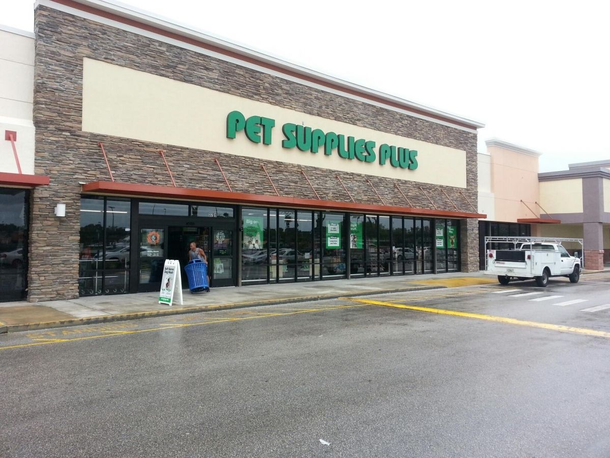 A Red And White Striped Awning - Jacksonville, FL - Boree Canvas Unlimited