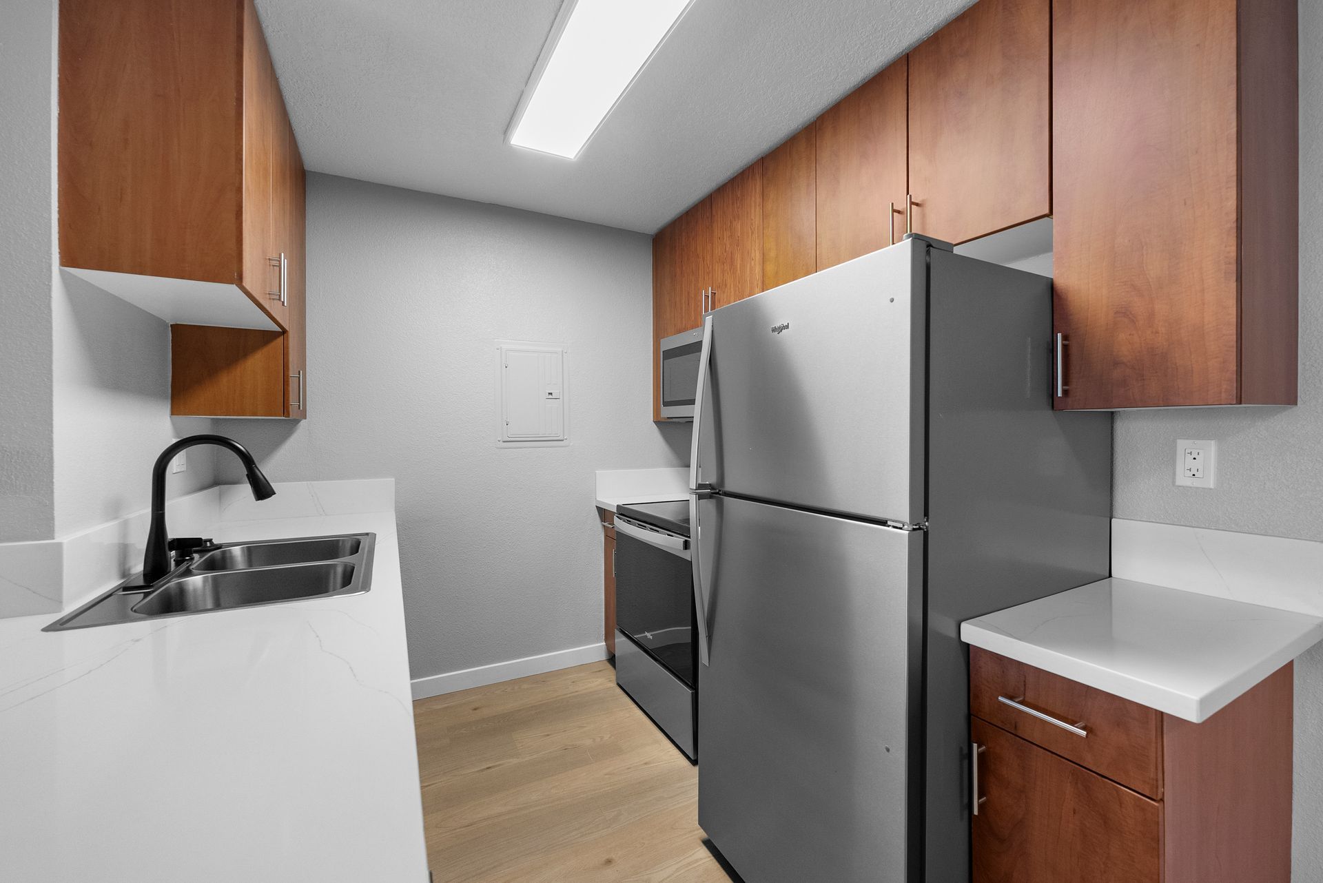 Sliding Photo Gallery Displaying Apartment Features