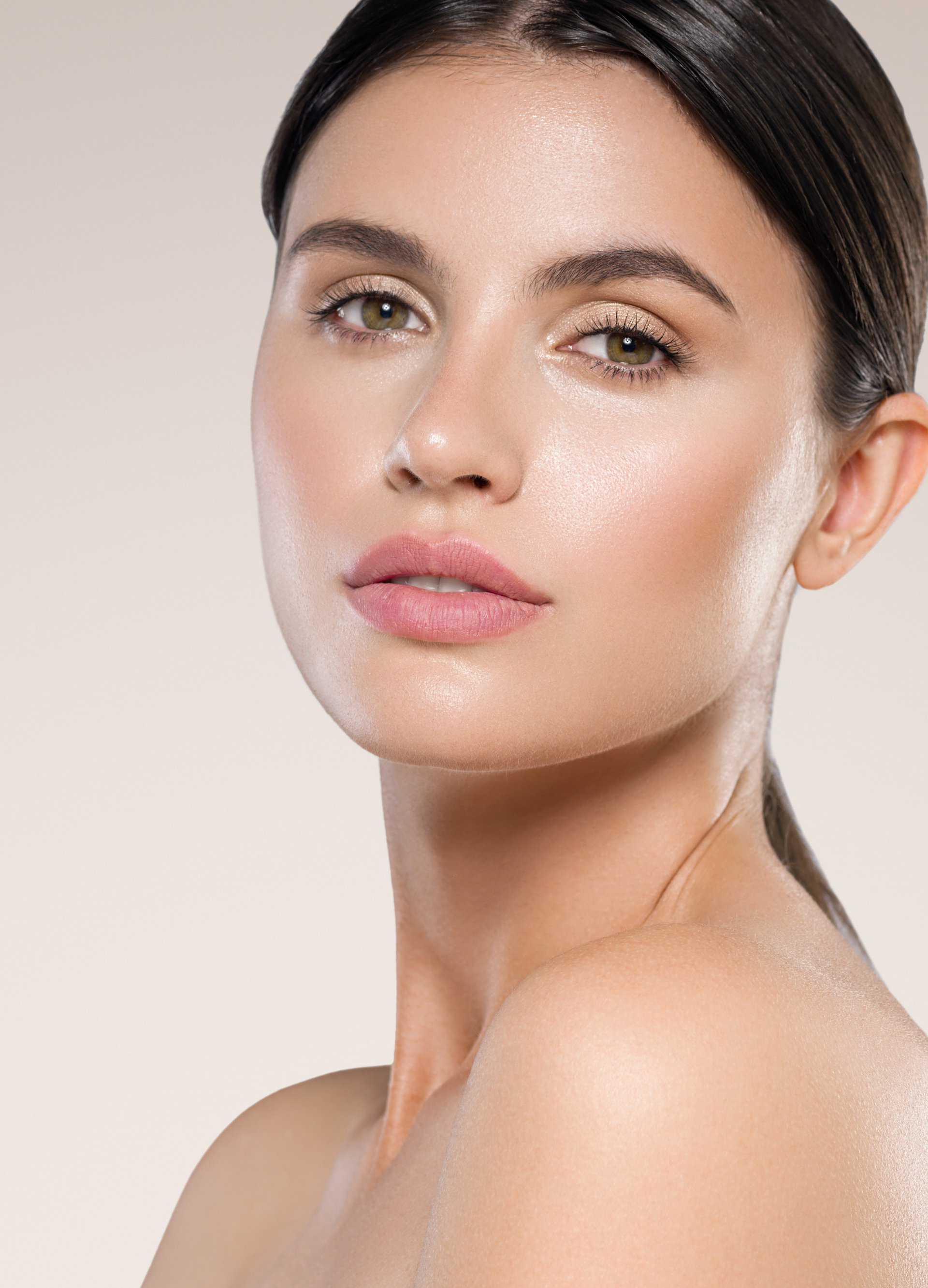 beautiful woman with minimal makeup