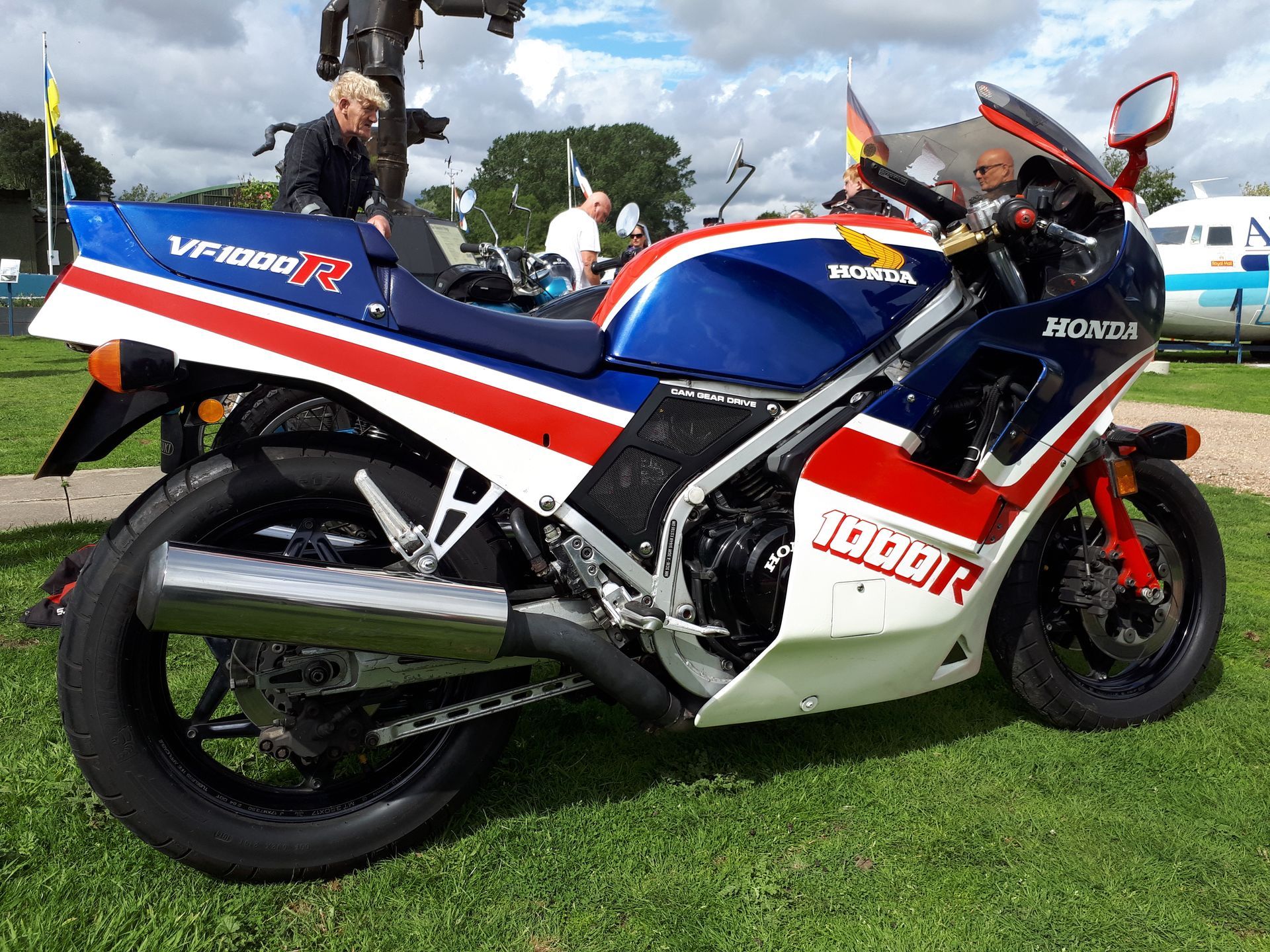 Honda VF1000R