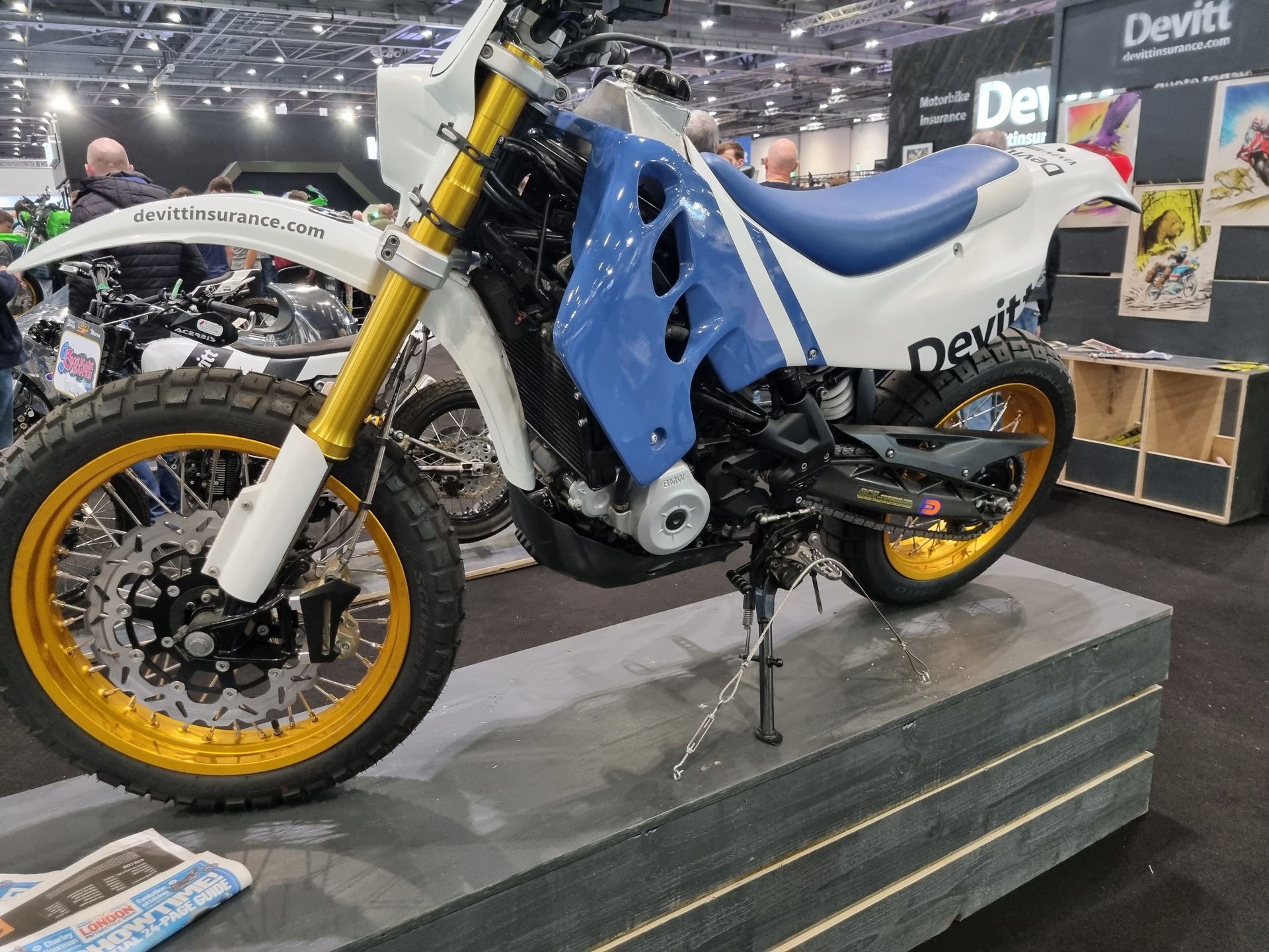 BMW based, retro styled dirt bike build