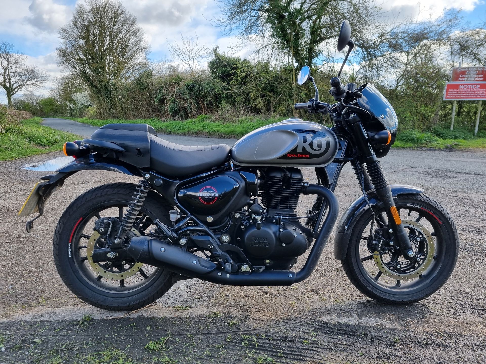 Royal Enfield Hunter 350 with single seat cowl.