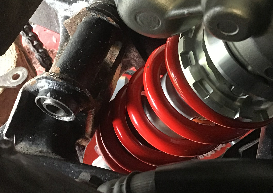 GS500 R6 shock fitting