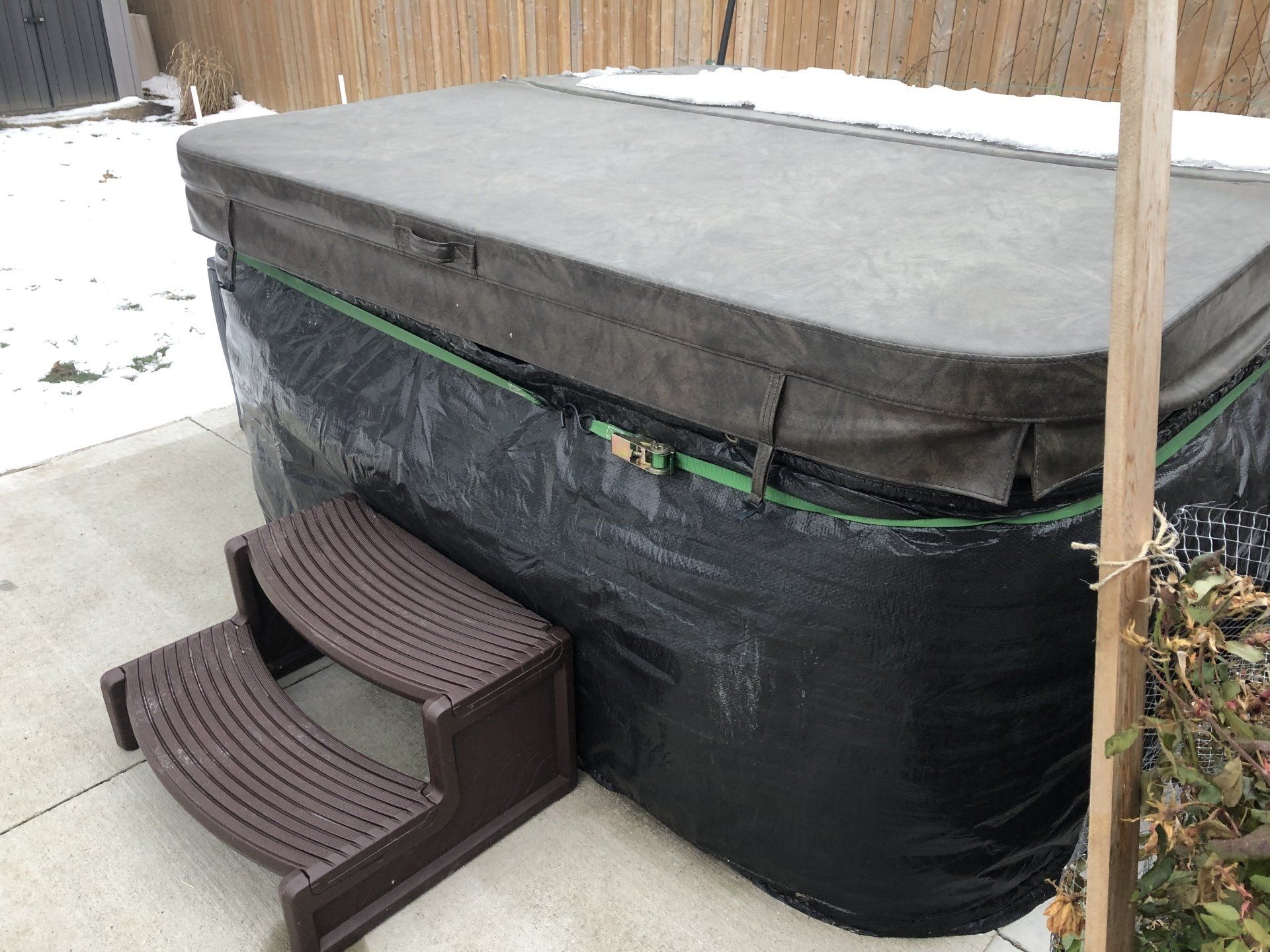 Custom insulated tarp cover for hot tub in Ontario Canada