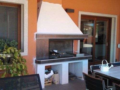 caminetto esterno per barbecue