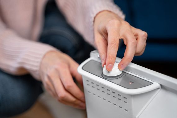 hands on air purifier