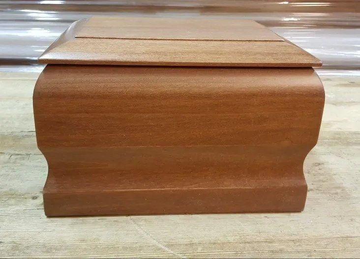 urna cineraria in legno