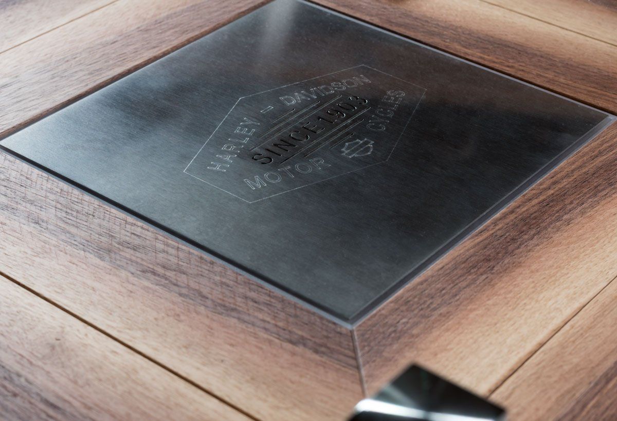 Die Heinisch - Stehtische, Stehtisch mit Beleuchtung und kundenspezialisiertem Text oder Logo, bar-height bistro table with lighting  and customized text or logo, luxury, Möbelmanufaktur, Heinisch Manufactory, modern, customized, Option ohne Mulde, option without hollow