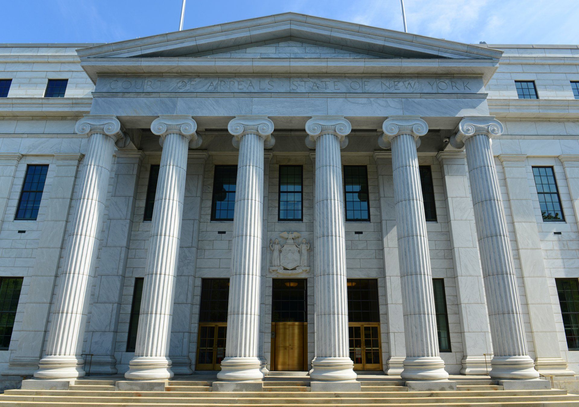 A large white building with columns on the front of it